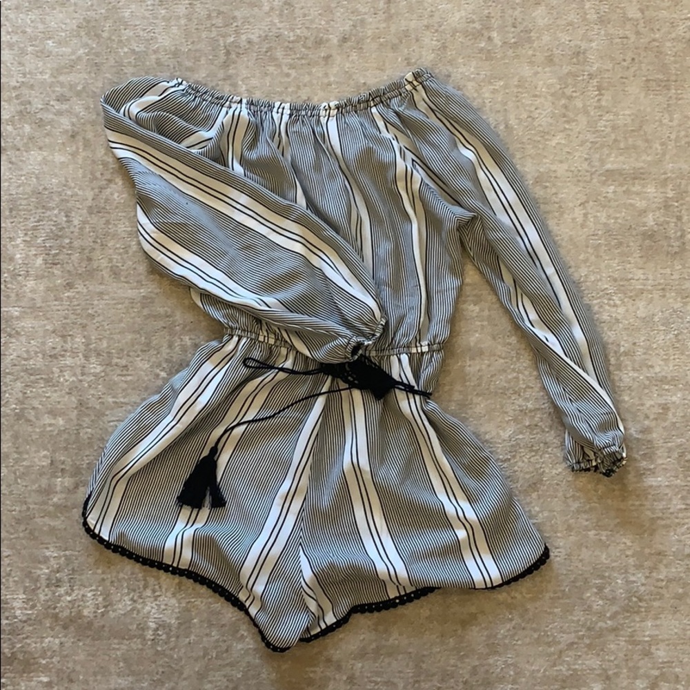 Off the shoulder tie waist romper